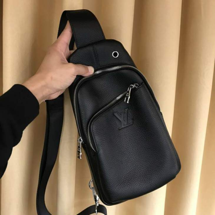 Picture of Louis Vuitton Mens Bags _SKUfw216748776fw
